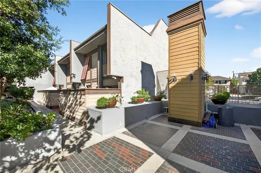 421 S Van Ness #6, Los Angeles, CA 90020 - Image #3