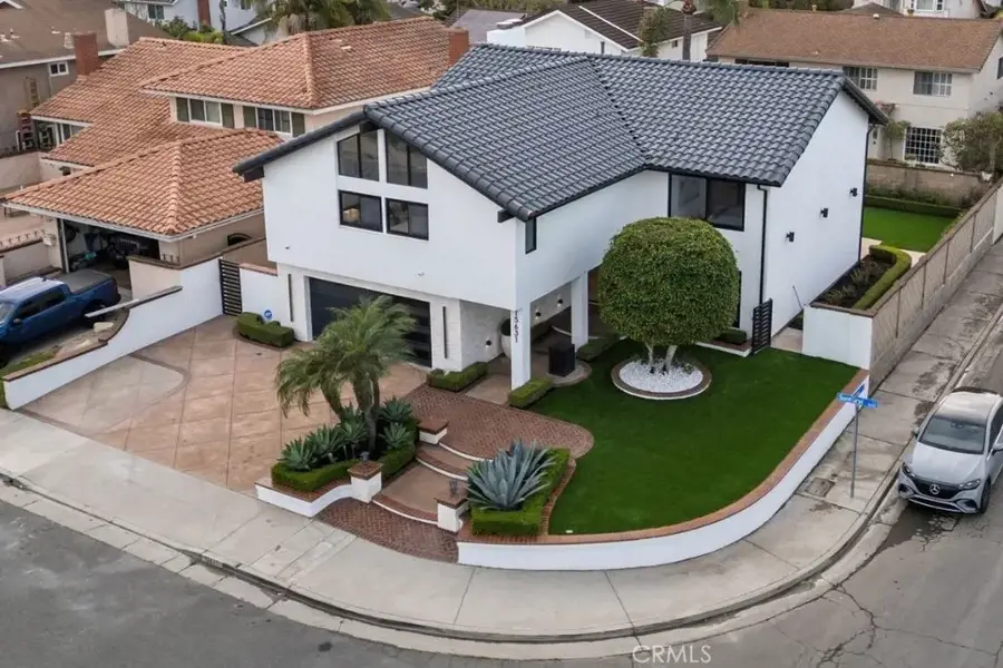 15631 Sunburst Lane, Huntington Beach, CA 92647 - Image #3