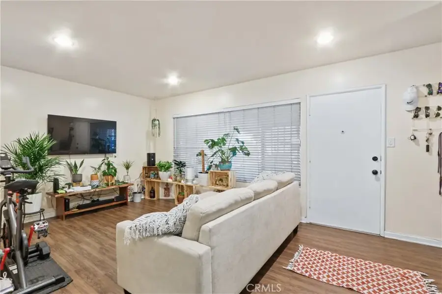 939 E Appleton Street #25, Long Beach, CA 90802 - Image #2