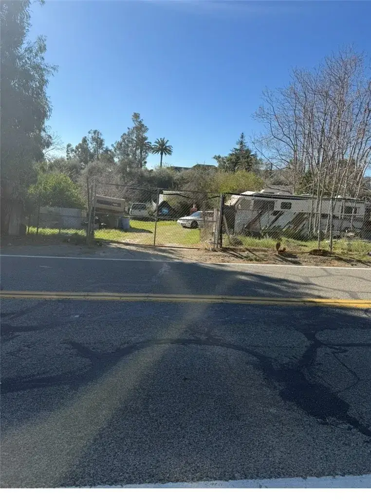 18101 W Kenwood, San Bernardino, CA 92407 - Image #2