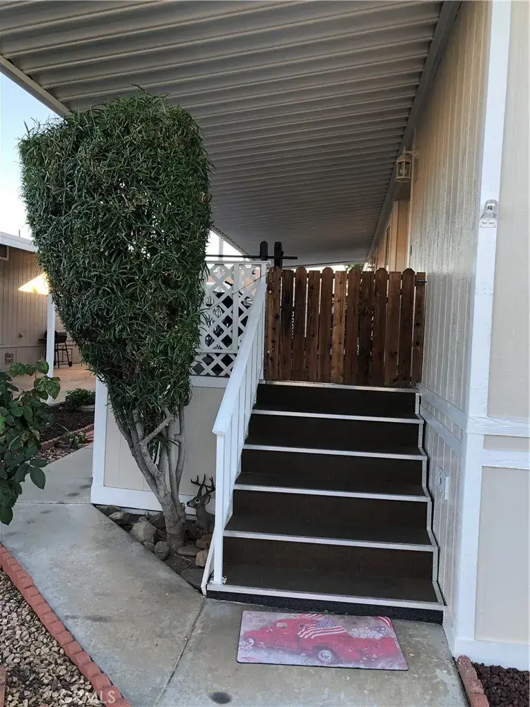 307 S Smith, Corona, CA 92882 - Image #3