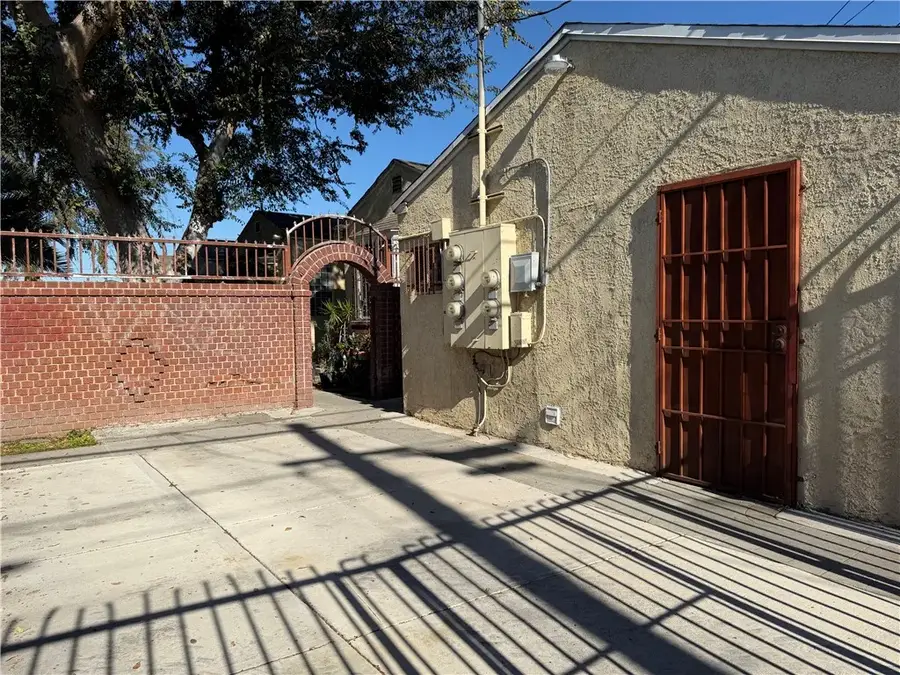 338 W Magnolia Street, Compton, CA 90220 - Image #2