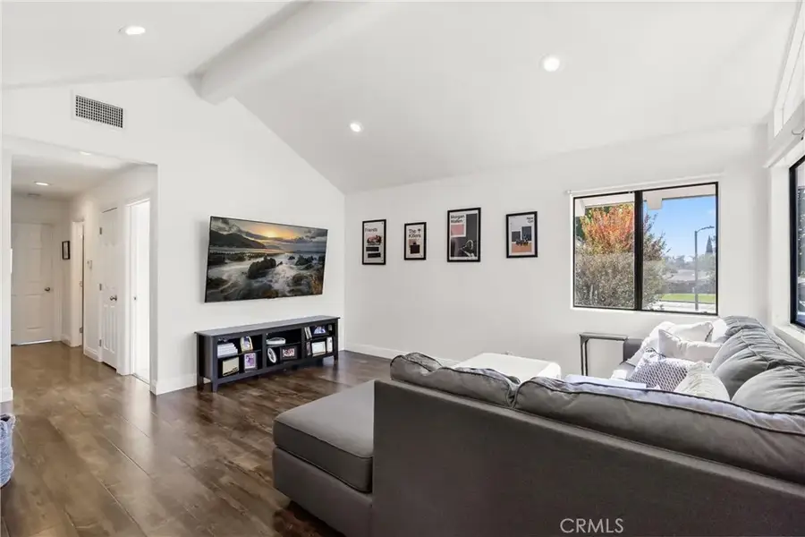 700 W Walnut #25, Orange, CA 92868 - Image #2