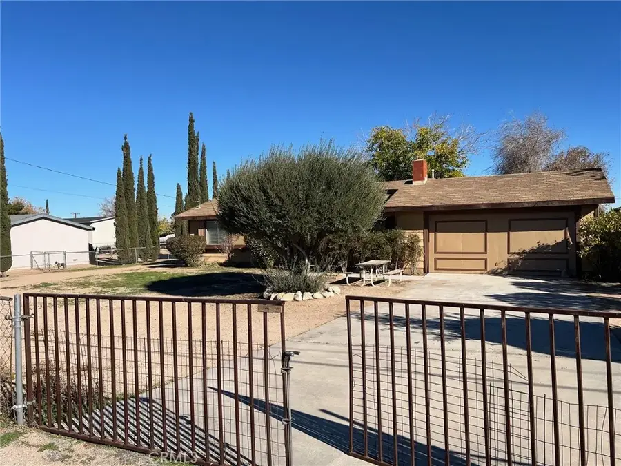 10643 Redwood, Hesperia, CA 92345 - #2