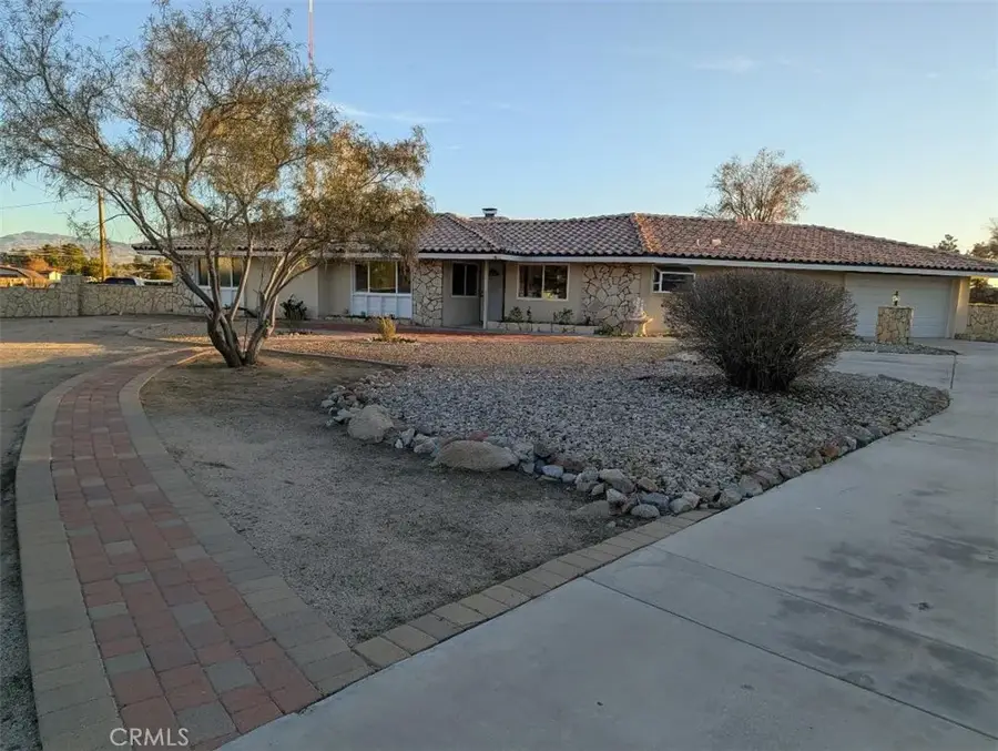 19989 Crow, Apple Valley, CA 92307 - Image #3