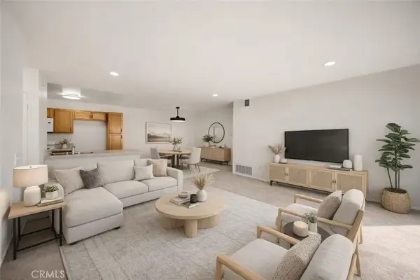 2521 W Sunflower Avenue #R8, Santa Ana, CA 92704