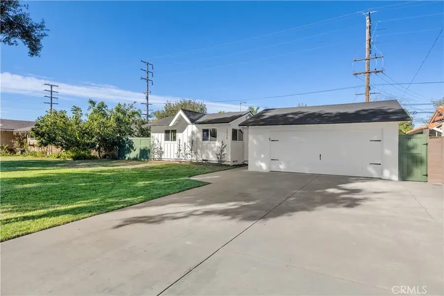 2029 W Flora, Santa Ana, CA 92704 - Image #2