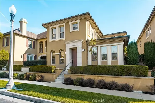 97 Twin Gables, Irvine, CA 92620