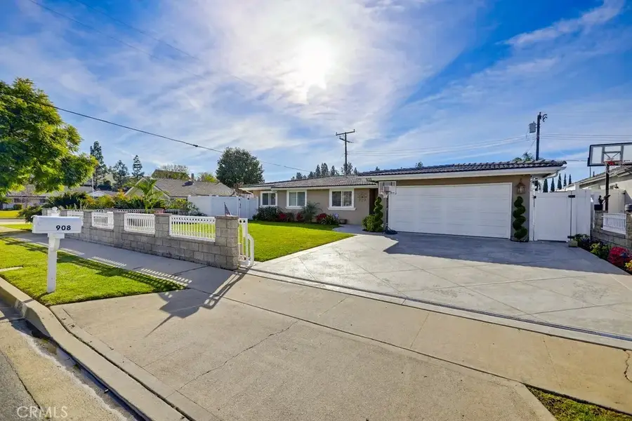 908 Tracie, Brea, CA 92821 - Image #2