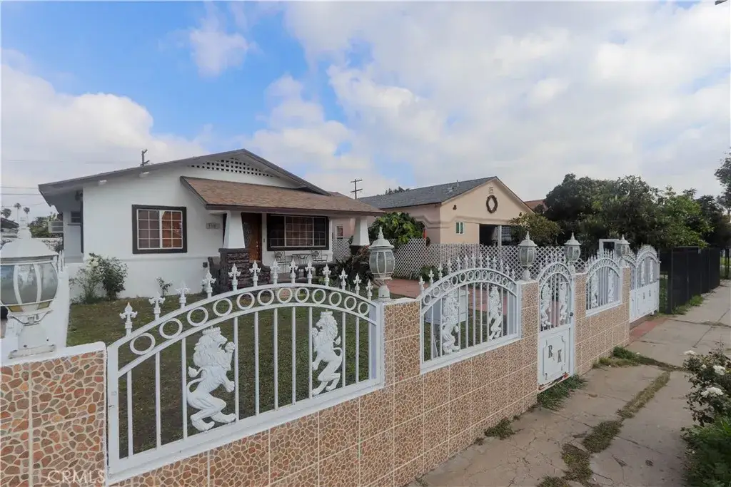 1111 W 54th, Los Angeles, CA 90037 - #1