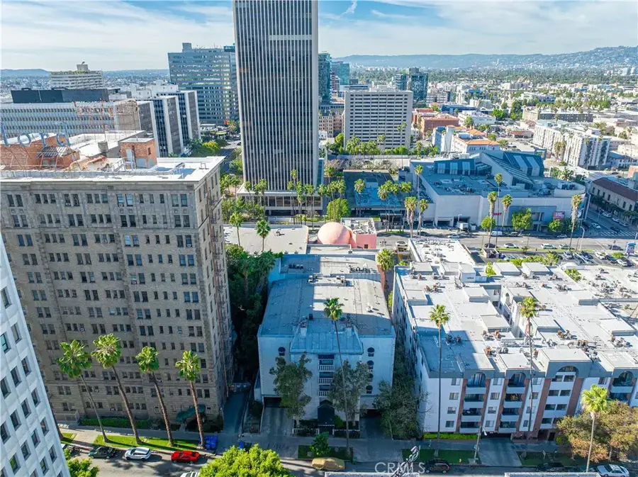 631 S Kenmore, Los Angeles, CA 90005 - Image #2