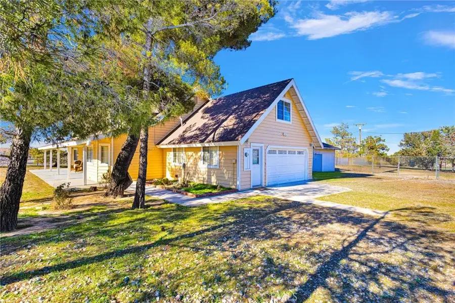 11062 Hollister Road, Oak Hills, CA 92344 - Image #3