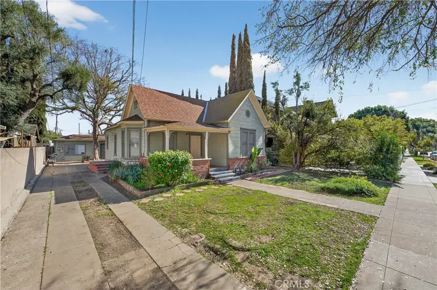 375 N Harwood, Orange, CA 92866 - Image #2