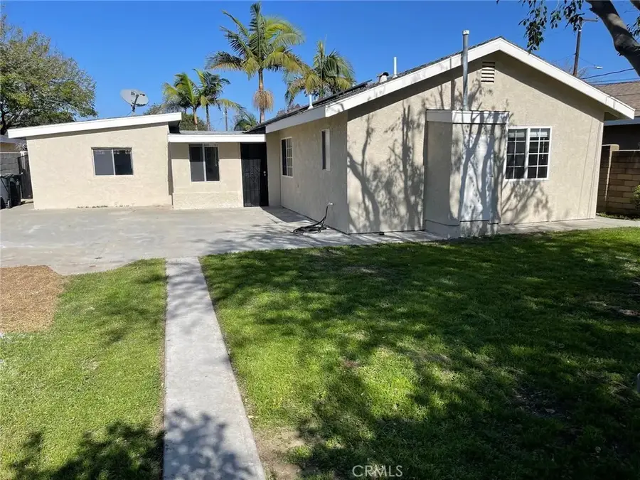 2106 W 9th Street, Santa Ana, CA 92703 - #2