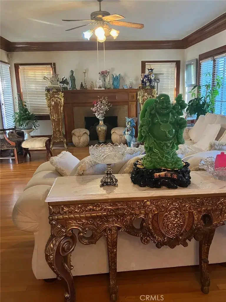 1070 S Wilton Place, Los Angeles, CA 90019 - Image #2