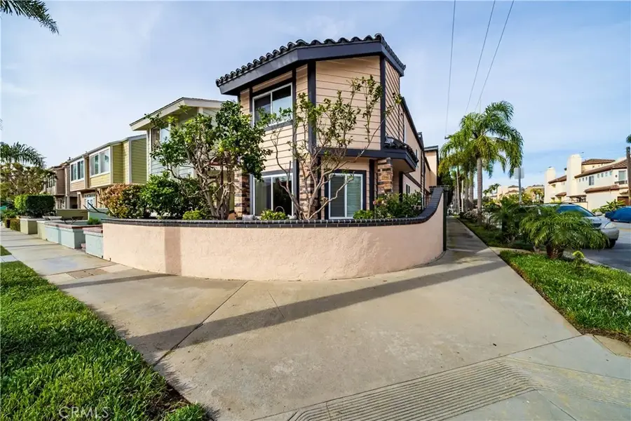 427 21st, Huntington Beach, CA 92648 - Image #3