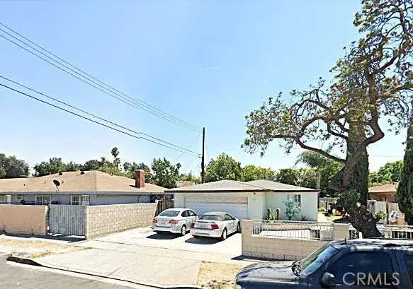 3510 W Pine Street, Santa Ana, CA 92704