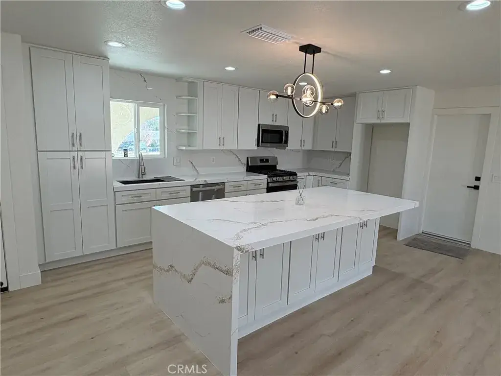 16854 Sholic St, Victorville, CA 92395 - Image #1