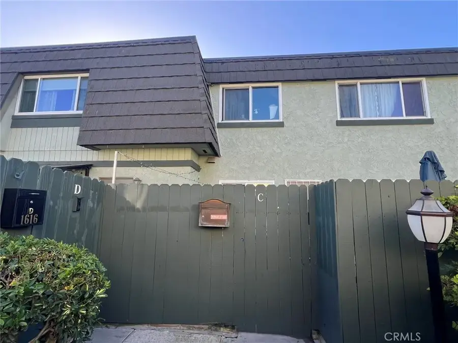 1616 Iowa #C, Costa Mesa, CA 92626 - #3