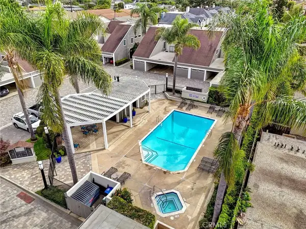 2554 Elden Avenue #B102, Costa Mesa, CA 92627