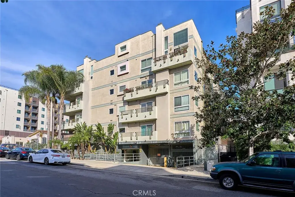 1036 S Serrano #105, Los Angeles, CA 90006 - #1