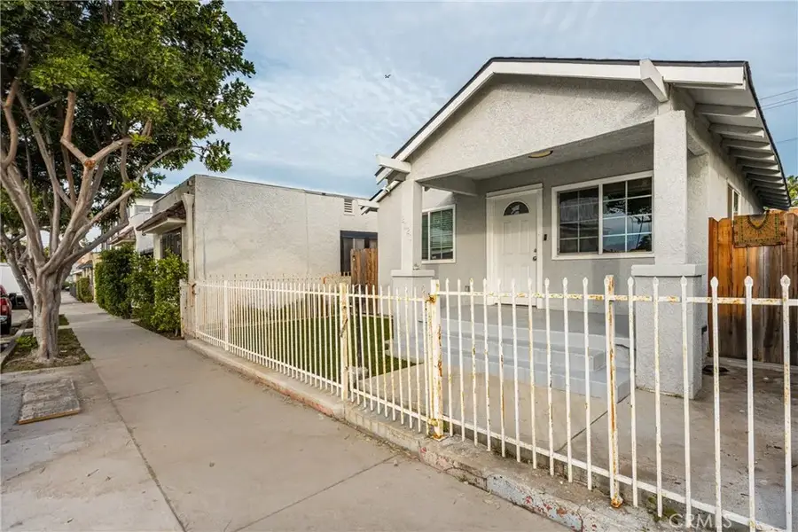 2320 Locust, Long Beach, CA 90806 - #2