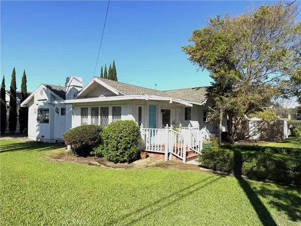 4202 Locust, Long Beach, CA 90807