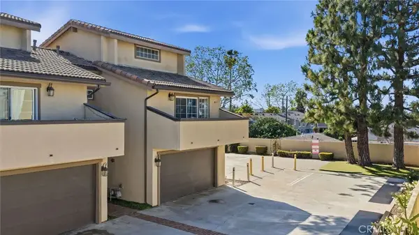 17601 Newland #H, Huntington Beach, CA 92647