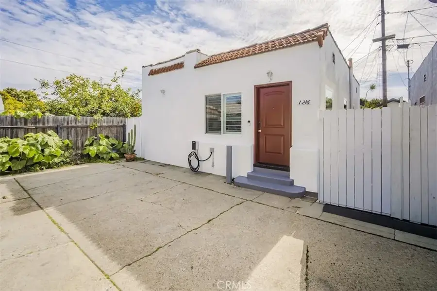 1216 E Barcelona, Long Beach, CA 90813 - #2