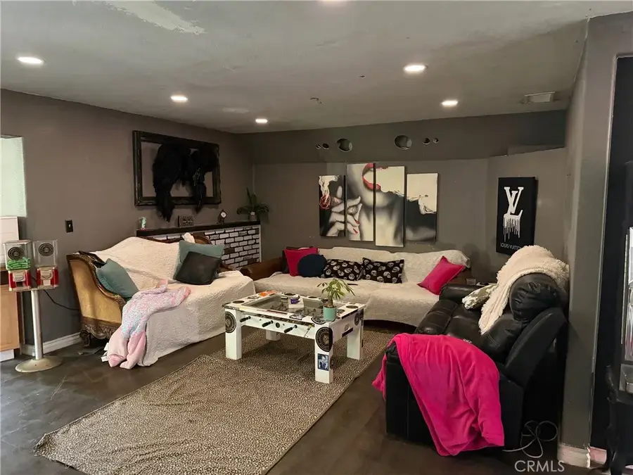 5484 Cedar, Jurupa Valley, CA 92509 - #3