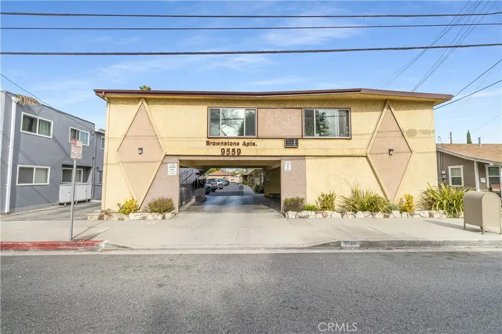 9559 Flower Street, Bellflower, CA 90706 - #1