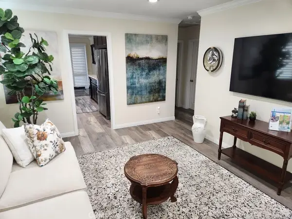 2697 W Parkside Lane, Anaheim, CA 92801