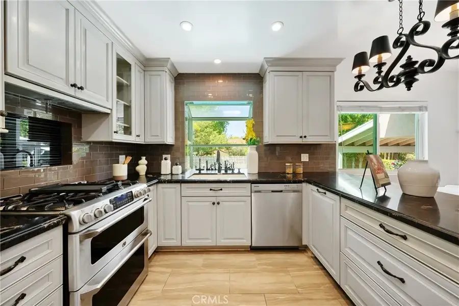 651 N Sunnyslope Avenue, Pasadena, CA 91107 - #3