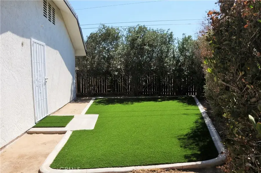 15354 Kiamichi Rd, Apple Valley, CA 92307 - #2