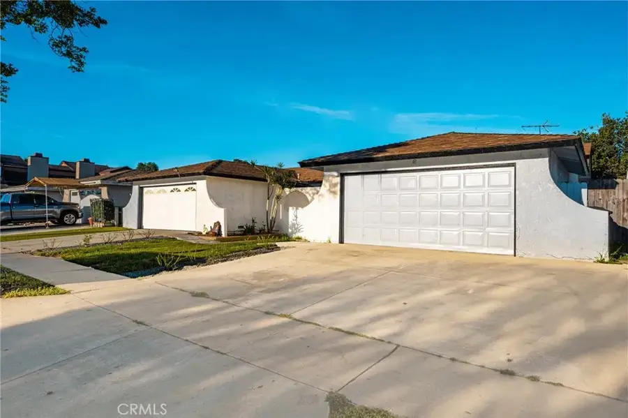 2171 Pomona, Costa Mesa, CA 92627 - #2