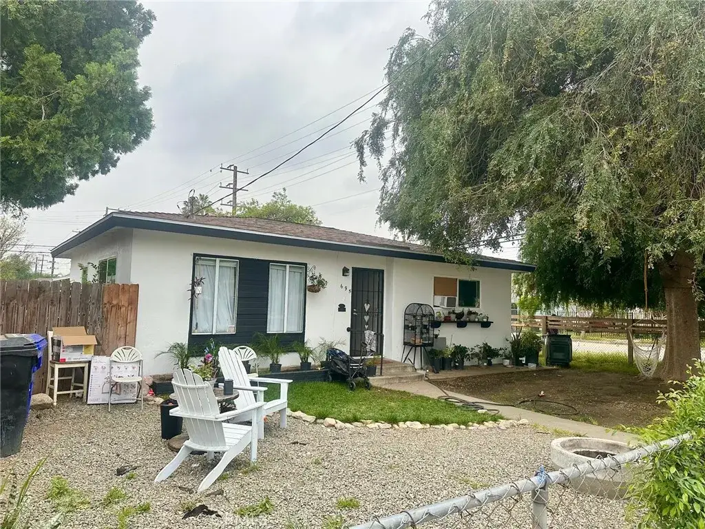 695 W 17th St, San Bernardino, CA 92405 - #1