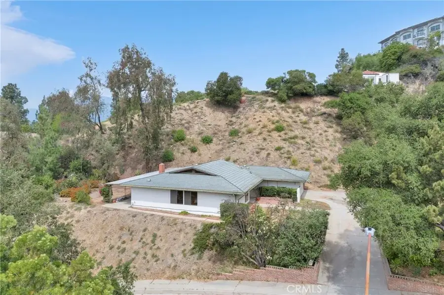 3737 San Augustine, Glendale, CA 91206 - #2