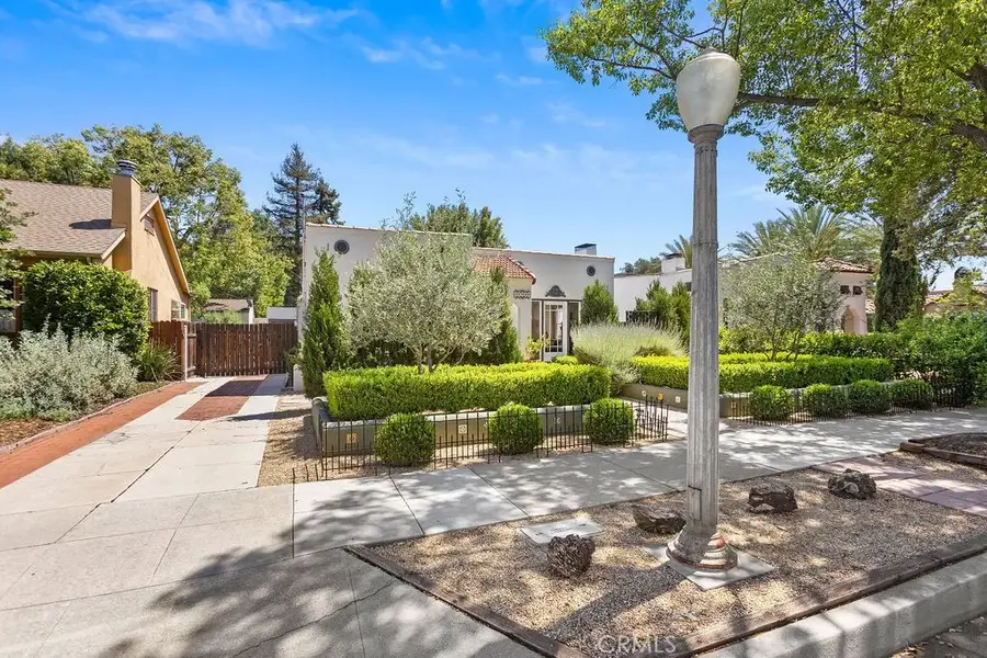 1710 N Los Robles, Pasadena, CA 91104 - #2