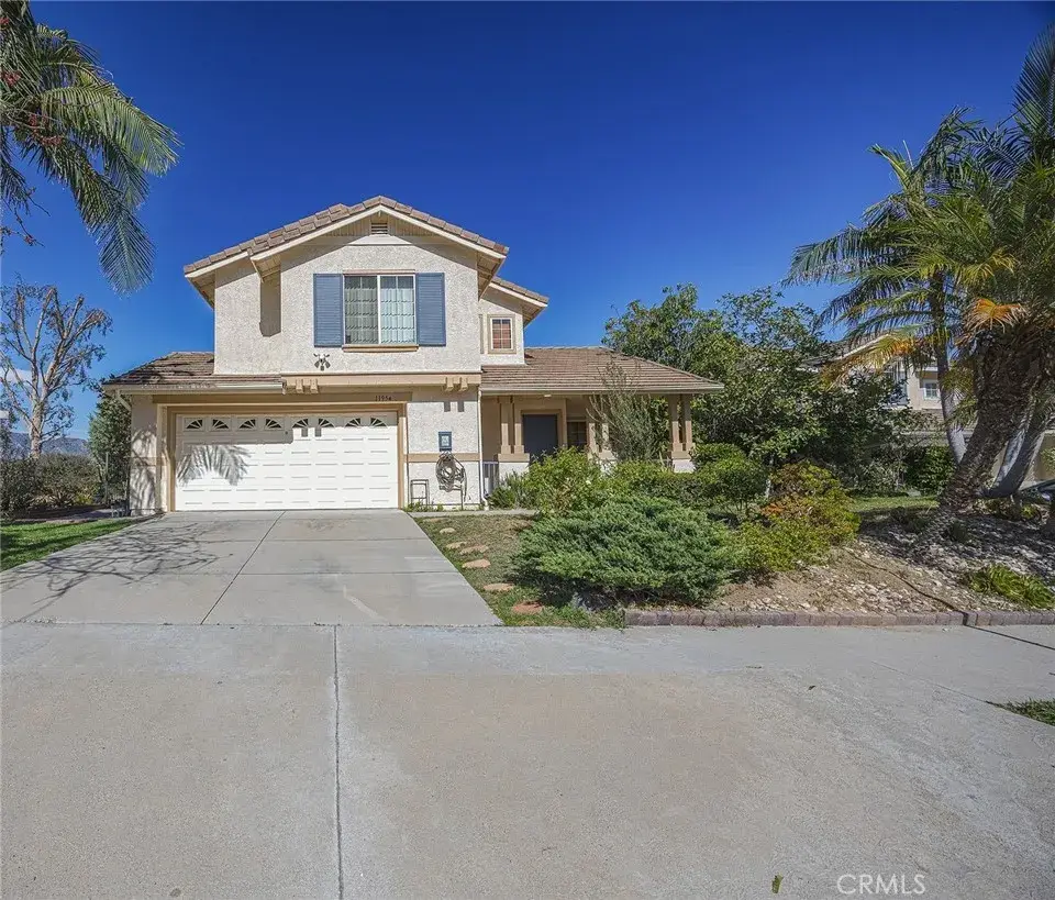 11954 Edgecliff, Sylmar, CA 91342 - #1