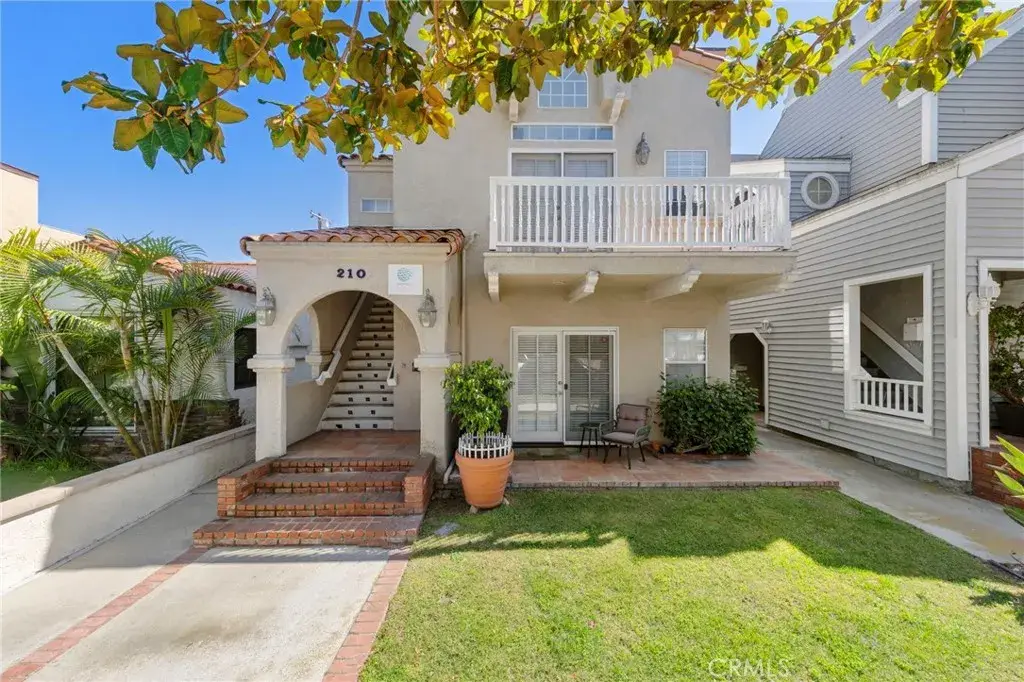 210 Glendora Avenue, Long Beach, CA 90803 - #1