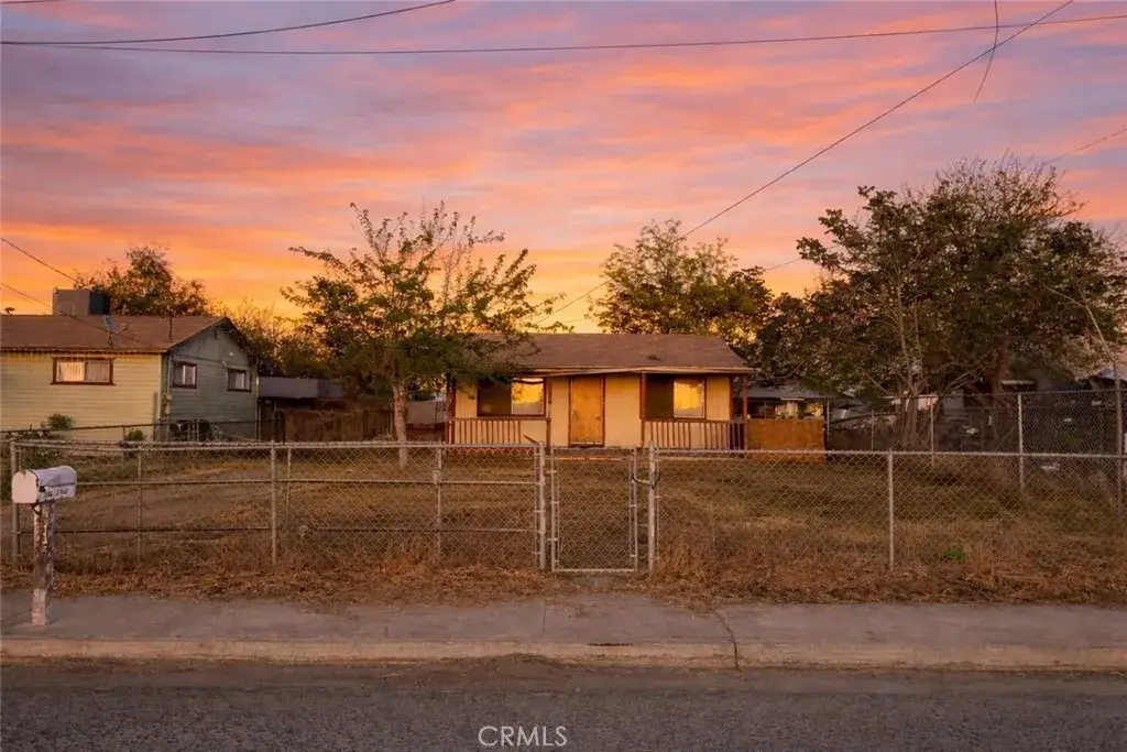 548 Page, Porterville, CA 93257 - #1