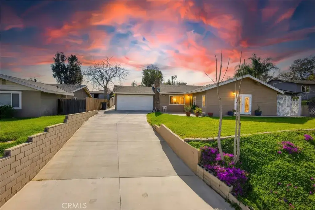 1090 4th, Norco, CA 92860 - #1