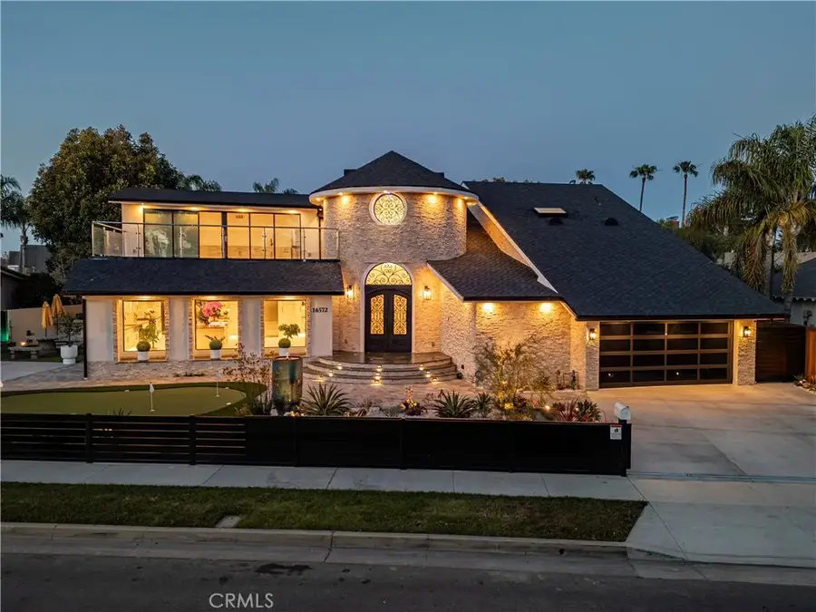 16572 Carousel, Huntington Beach, CA 92649 - #2