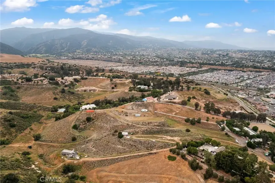 8305 Gambier, Corona, CA 92883 - #2