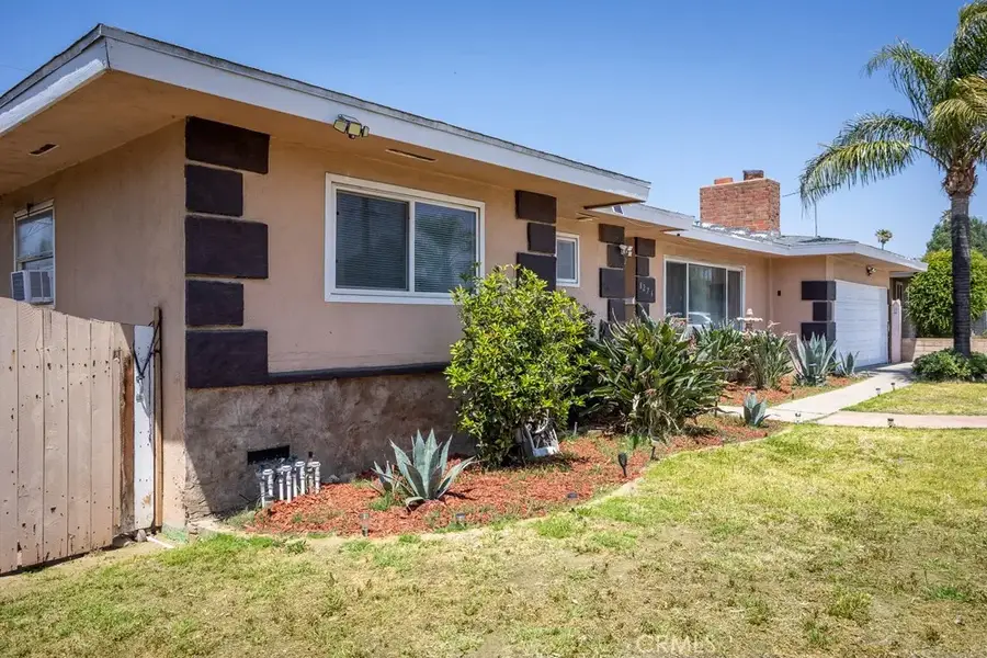 8276 Sewell, Fontana, CA 92335 - #2
