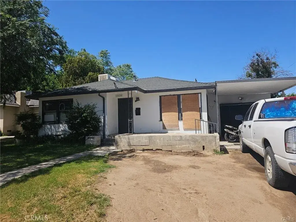 1028 W Lansing, Fresno, CA 93705 - #1