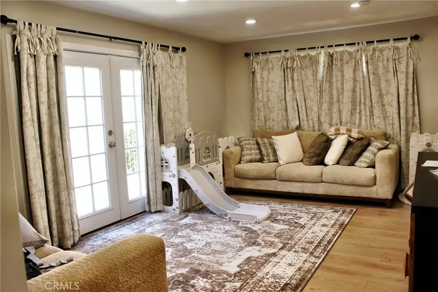 1049 W Pine #c, Upland, CA 91786 - #3