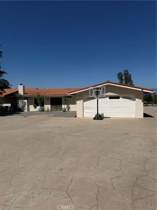 28805 Mountain Meadow, Escondido, CA 92026