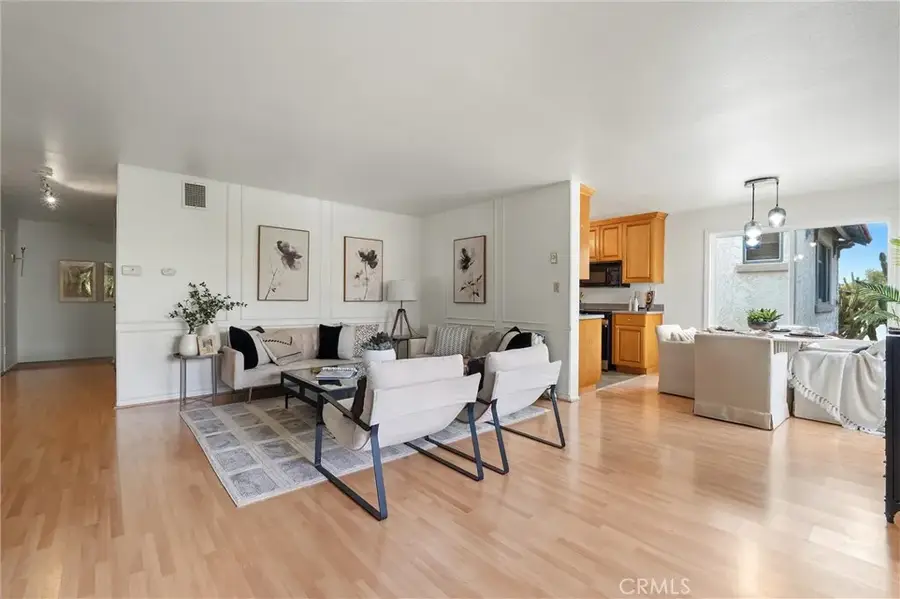 372 Carroll East #201, Long Beach, CA 90814 - #3