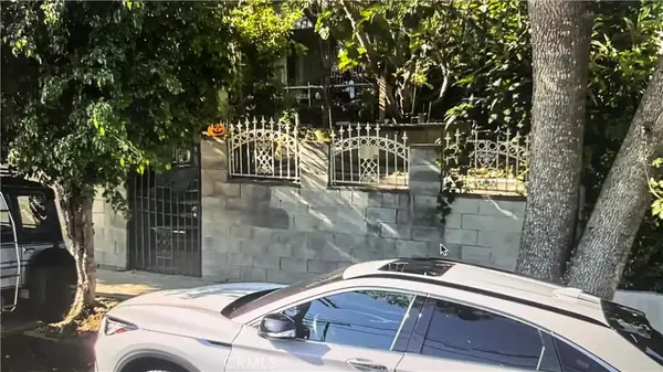 5233 Irvington, Los Angeles, CA 90042